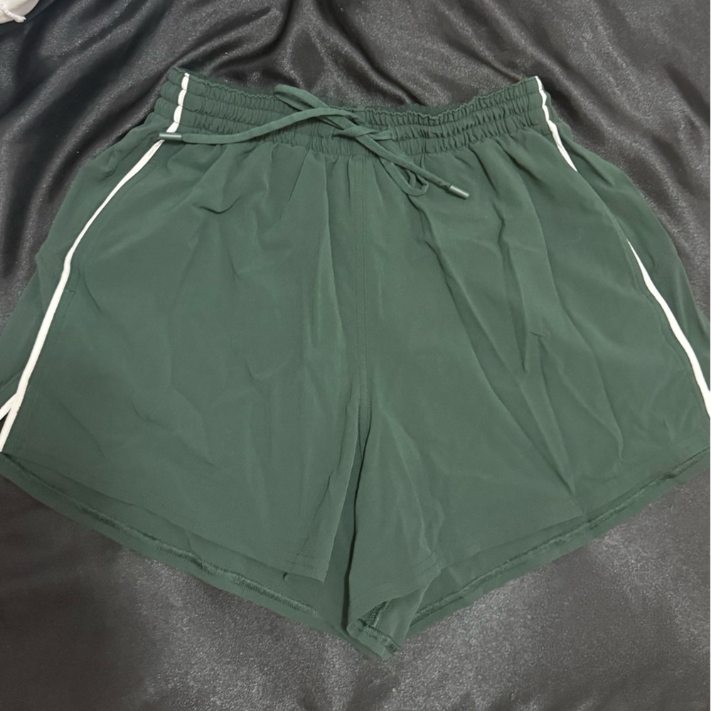 Lululemon Green shorts